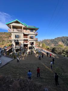 shalom hillcrest inn