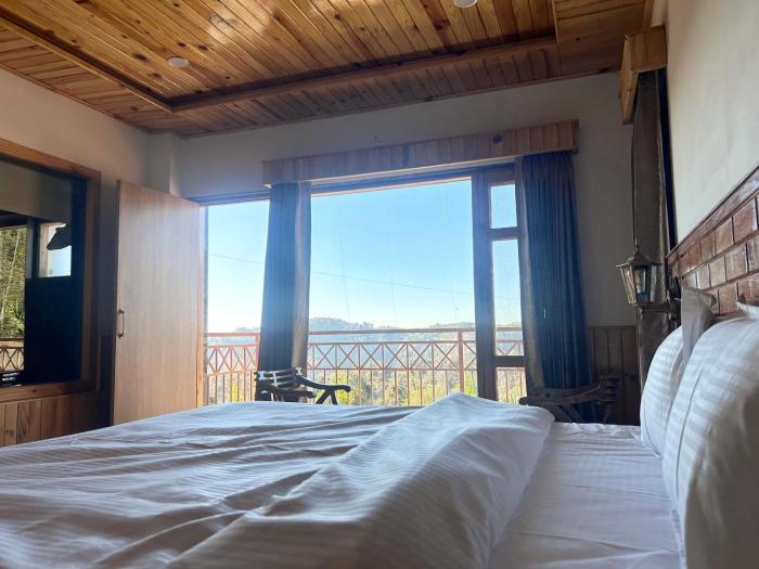 shalom hillcrest inn