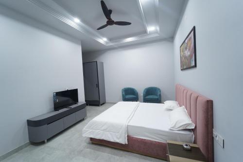 crazy days hotel sonipat