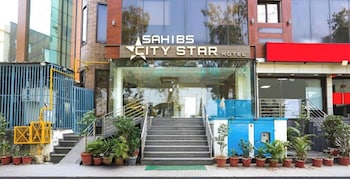 hotel sahibs city star agra