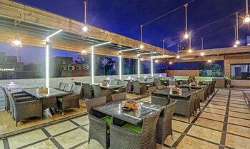 hotel sahibs city star agra