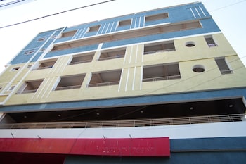 hiraa inn studio apartments