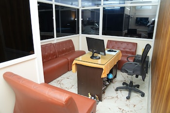 hiraa inn studio apartments