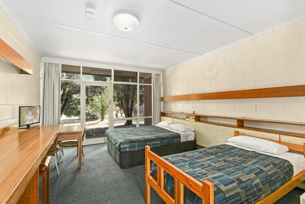moe parklands motel