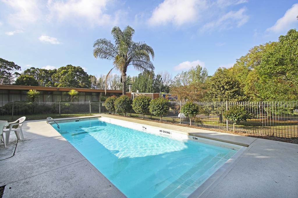 moe parklands motel