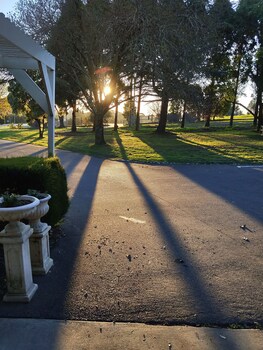moe parklands motel