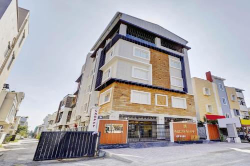 Blossoms  Hotel,,2 star