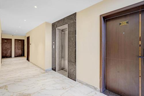 Blossoms  Hotel,,2 star