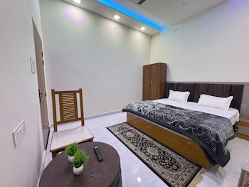 its braj raj home stay