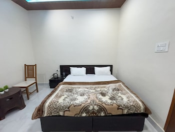 its braj raj home stay