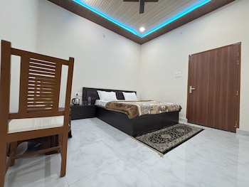 its braj raj home stay