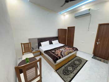 its braj raj home stay