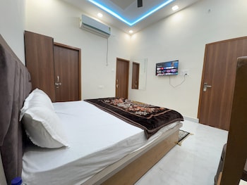 its braj raj home stay