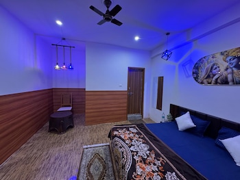 its braj raj home stay