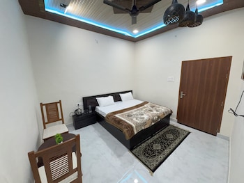 its braj raj home stay