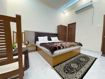 its braj raj home stay