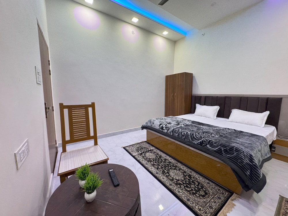 its braj raj home stay