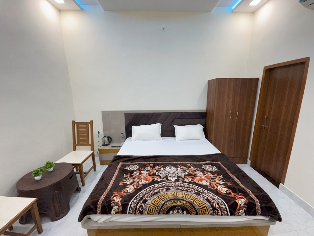 its braj raj home stay