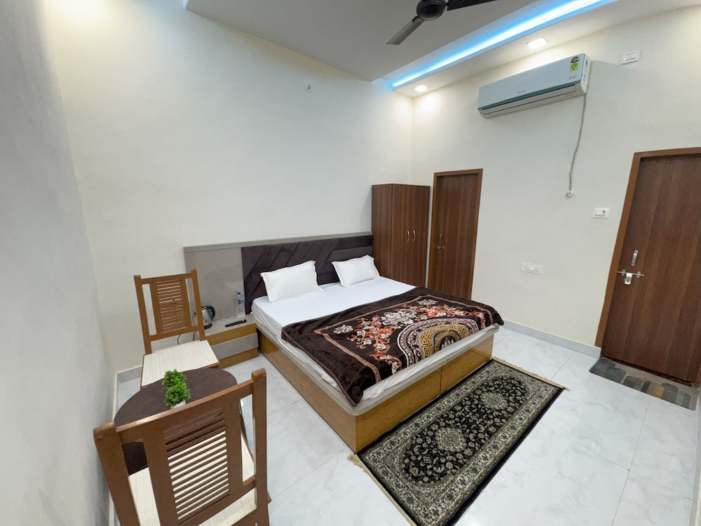 its braj raj home stay