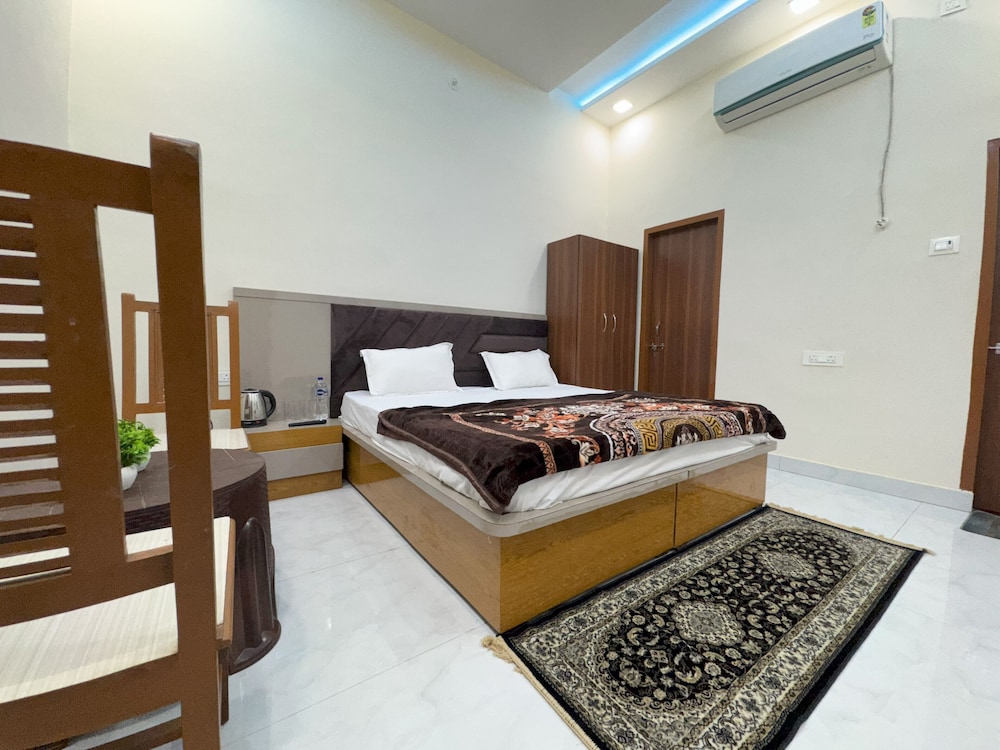 its braj raj home stay