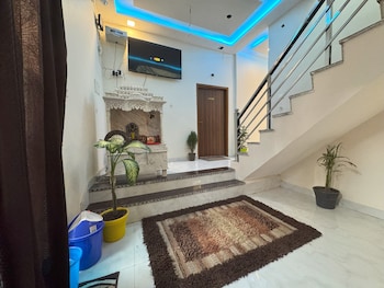 its braj raj home stay