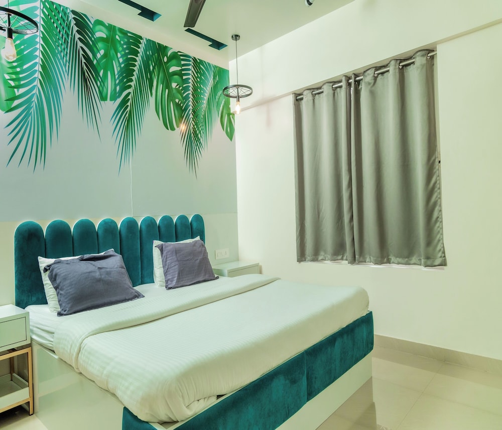 copper 11 service apartments sb road shivaji nagar pune