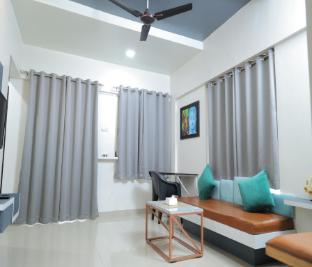 copper 11 service apartments sb road shivaji nagar pune