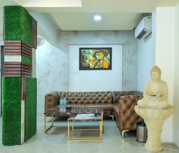 copper 11 service apartments sb road shivaji nagar pune