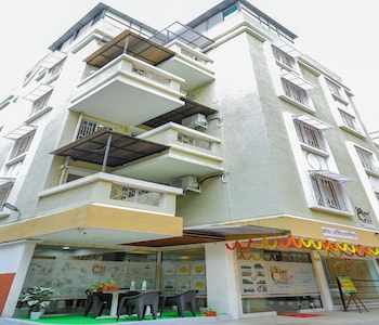 copper 11 service apartments sb road shivaji nagar pune