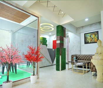 copper 11 service apartments sb road shivaji nagar pune