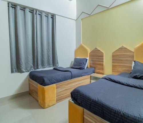 copper 11 service apartments sb road shivaji nagar pune