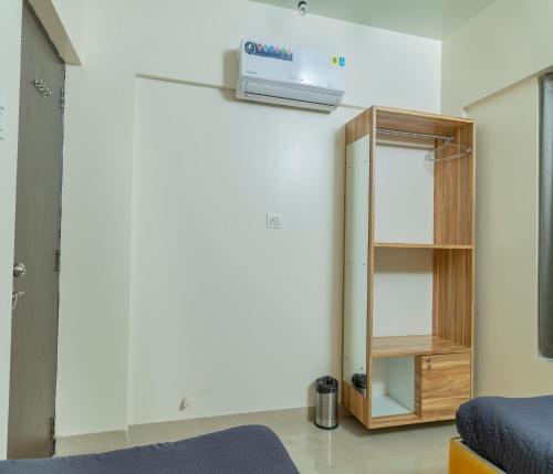 copper 11 service apartments sb road shivaji nagar pune