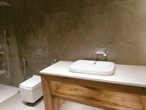 The Rules Club,,4 star