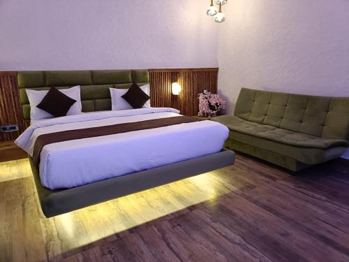 The Rules Club,,4 star