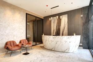 iva premium delhi airport