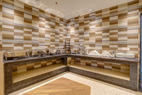iva premium delhi airport