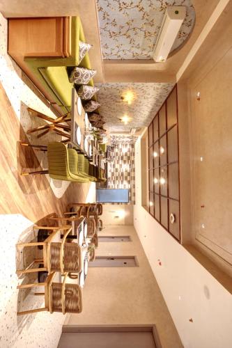 iva premium delhi airport