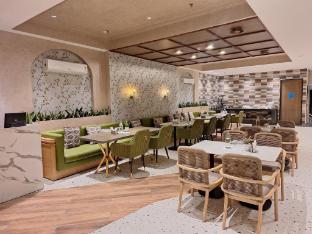 iva premium delhi airport