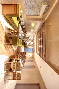 iva premium delhi airport