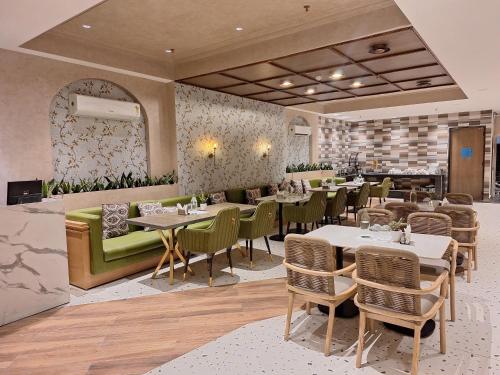 Iva Premium Delhi Airport,,3 star