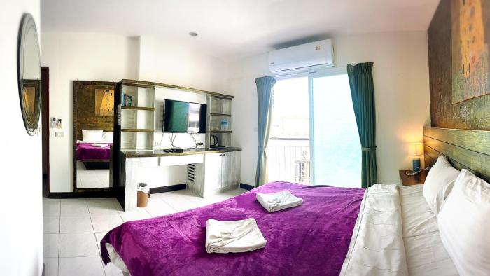 the shades hotel 50 meter beach front