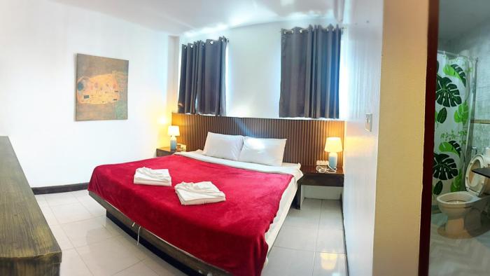 the shades hotel 50 meter beach front
