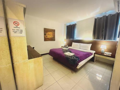 the shades hotel 50 meter beach front