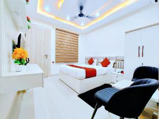 hotel madhur kunj palace in front ram janam bhumi