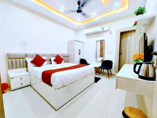 hotel madhur kunj palace in front ram janam bhumi