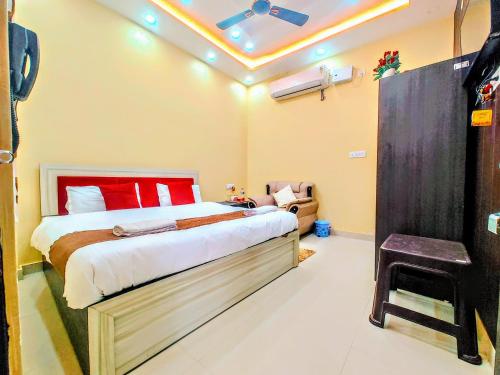 hotel madhur kunj palace in front ram janam bhumi