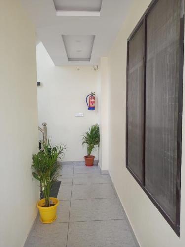 hotel madhur kunj palace in front ram janam bhumi