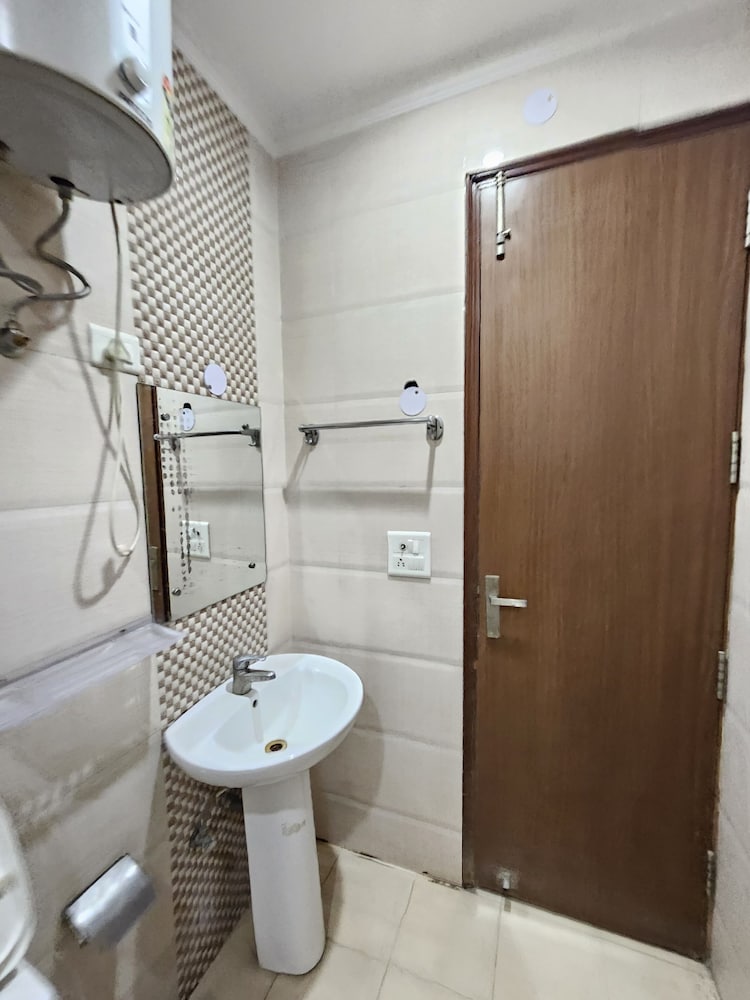 hotel ashiyana elite