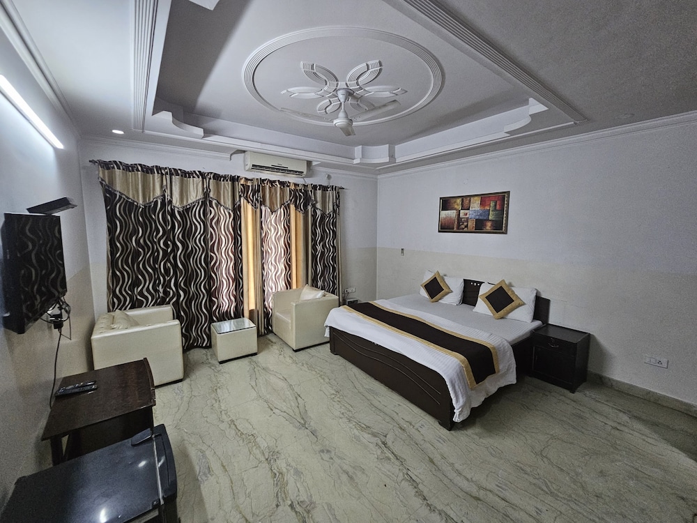 hotel ashiyana elite