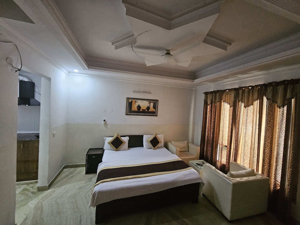 hotel ashiyana elite